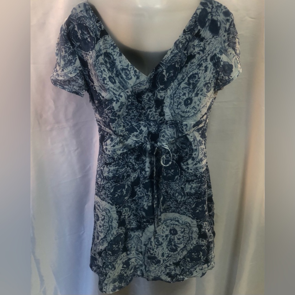 Rampage dress. Blue print size 9 excellent condition. 100% acetate dress - Picture 2 of 2